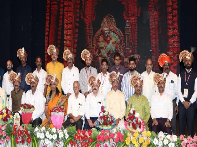 Raje Chandrarao More clan had to bear the cost of exposing false history says Shilpa Pradhan-Parab | खोटा इतिहास समोर आणल्याची किंमत राजे चंद्रराव मोरे कुळवंशीयांना भोगावी लागली : शिल्पा प्रधान-परब Raje Chandrarao More clan had to bear the cost of exposing false history says Shilpa Pradhan-Parab | खोटा इतिहास समोर आणल्याची किंमत राजे चंद्रराव मोरे कुळवंशीयांना भोगावी लागली : शिल्पा प्रधान-परब