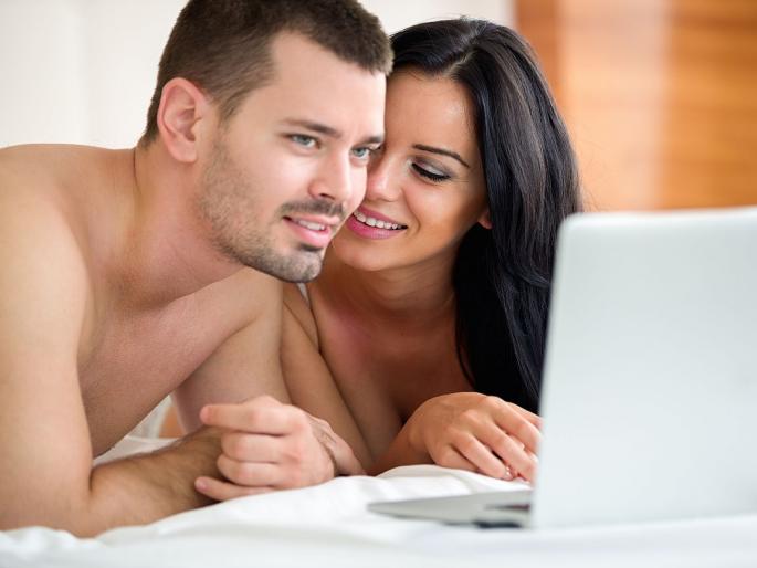 Sex life: Watching more porn can cause big problems, know how | लैंगिक जीवन : अधिक पॉर्न बघितल्याने गुप्तांगाला होऊ शकते मोठी समस्या, वेळीच व्हा सावध.... Sex life: Watching more porn can cause big problems, know how | लैंगिक जीवन : अधिक पॉर्न बघितल्याने गुप्तांगाला होऊ शकते मोठी समस्या, वेळीच व्हा सावध....
