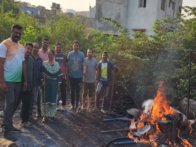 Eight hand kilns of Gavathi Daru Destroyed in Morewadi kolhapur | Kolhapur: मोरेवाडीत पोलिसांचे छापे, आठ हातभट्ट्या उद्ध्वस्त; आठ संशयितांवर गुन्हा Eight hand kilns of Gavathi Daru Destroyed in Morewadi kolhapur | Kolhapur: मोरेवाडीत पोलिसांचे छापे, आठ हातभट्ट्या उद्ध्वस्त; आठ संशयितांवर गुन्हा