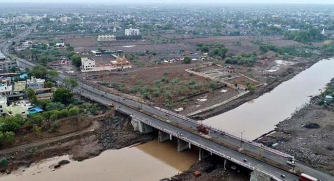 15 crores fund for beautification of the Morna river | मोर्णा नदीच्या सौंदर्यीकरणासाठी १५ कोटींचा निधी  15 crores fund for beautification of the Morna river | मोर्णा नदीच्या सौंदर्यीकरणासाठी १५ कोटींचा निधी