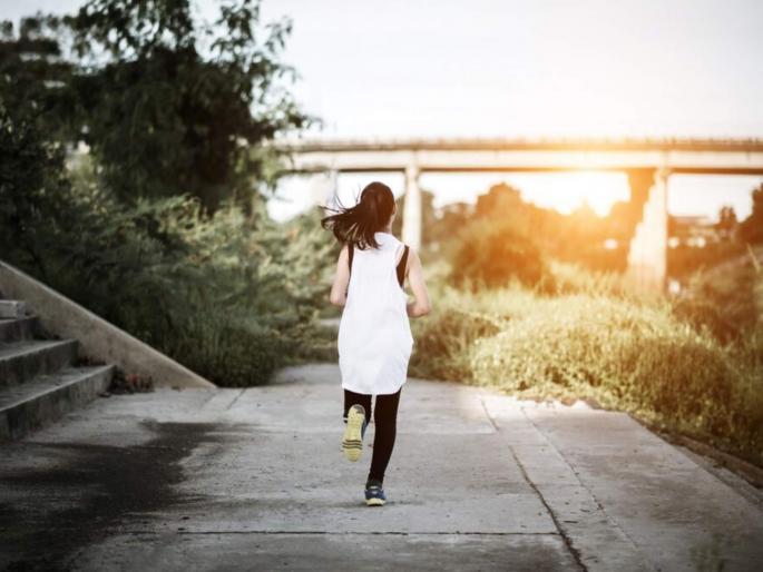 Husband got angry when wife went for a walk alone gave triple talaq | एकट्याने फिरायला जाणाऱ्या पत्नीला पतीने दिला तिहेरी तलाक; पोलिसांकडून तपास सुरु