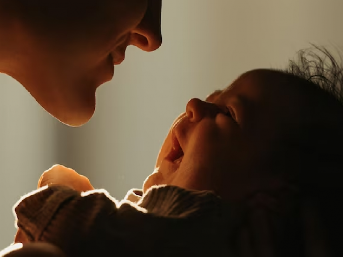 The third son was also born, the distraught mother ended her life after the in-laws sold the baby | तिसराही मुलगाच झाल्याने सासरच्यांनी परस्पर बाळ विकलं; व्याकूळ मातेने जीवन संपवलं The third son was also born, the distraught mother ended her life after the in-laws sold the baby | तिसराही मुलगाच झाल्याने सासरच्यांनी परस्पर बाळ विकलं; व्याकूळ मातेने जीवन संपवलं