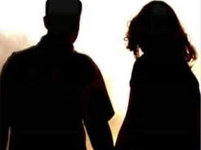 Mother of two children fleeing with a married lover | दोन मुलांना सोडून विवाहितेचे प्रियकरासोबत पलायन Mother of two children fleeing with a married lover | दोन मुलांना सोडून विवाहितेचे प्रियकरासोबत पलायन