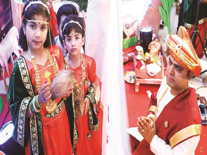 Brahmavadinyai shubham bhavatu saavdhan...Relatives crowd to see the Mounja of many sisters | ब्रह्मवादिन्यै शुभं भवतु सावधान...सख्ख्या बहिणींची मौंज पाहण्यासाठी नातेवाइकांची गर्दी Brahmavadinyai shubham bhavatu saavdhan...Relatives crowd to see the Mounja of many sisters | ब्रह्मवादिन्यै शुभं भवतु सावधान...सख्ख्या बहिणींची मौंज पाहण्यासाठी नातेवाइकांची गर्दी