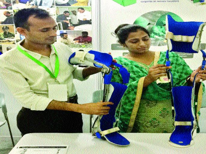 The basis of 'Mlevible Calipers' for those who are not safe in step | पायात त्राण नसलेल्यांना ‘मुव्हेबल कॅलिपर्स’चा आधार The basis of 'Mlevible Calipers' for those who are not safe in step | पायात त्राण नसलेल्यांना ‘मुव्हेबल कॅलिपर्स’चा आधार