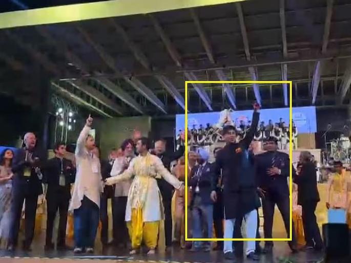 Here Jyotiraditya scindia continued to dance, there the party cut the tickets of two staunch supporters | इकडे ज्योतिरादित्य शिंदे डान्स करत राहिले, तिकडे पक्षाने दोन कट्टर समर्थकांचे तिकिट कापले Here Jyotiraditya scindia continued to dance, there the party cut the tickets of two staunch supporters | इकडे ज्योतिरादित्य शिंदे डान्स करत राहिले, तिकडे पक्षाने दोन कट्टर समर्थकांचे तिकिट कापले