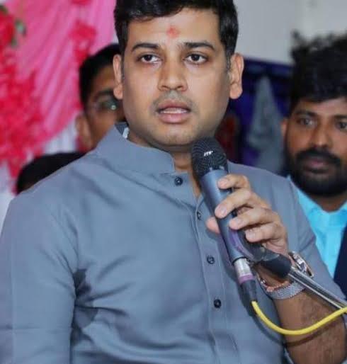 diwali of municipal employees is happy this year due to diwali bonus of increased amount | वाढीव रकमेच्या दिवाळी बोनसमुळे महापालिका कर्मचाऱ्यांची दिवाळी यंदा आनंदात diwali of municipal employees is happy this year due to diwali bonus of increased amount | वाढीव रकमेच्या दिवाळी बोनसमुळे महापालिका कर्मचाऱ्यांची दिवाळी यंदा आनंदात