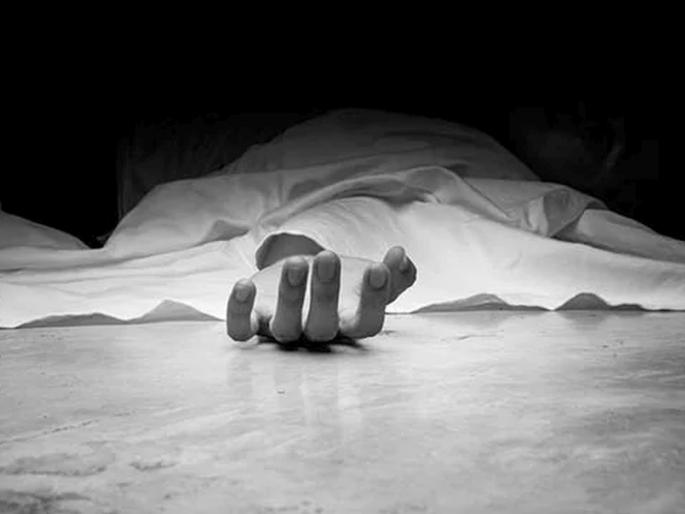 indore bizarre tragic love story couple about to jump from roof boy died after girl leaves hand | तुझ्यासोबतच मरेन म्हणत प्रियकराची छतावरून उडी मारून आत्महत्या; प्रेयसीनं शेवटच्या क्षणी निर्णय बदलला indore bizarre tragic love story couple about to jump from roof boy died after girl leaves hand | तुझ्यासोबतच मरेन म्हणत प्रियकराची छतावरून उडी मारून आत्महत्या; प्रेयसीनं शेवटच्या क्षणी निर्णय बदलला