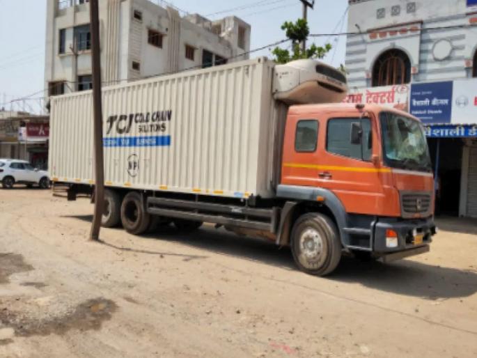 CoronaVirus News corona vaccine container found unclaimed in madhya pradesh | CoronaVirus News: कोवॅक्सिननं भरलेला कंटेनर बेवारस स्थितीत सापडला; चालक-वाहक दोघेही गायब