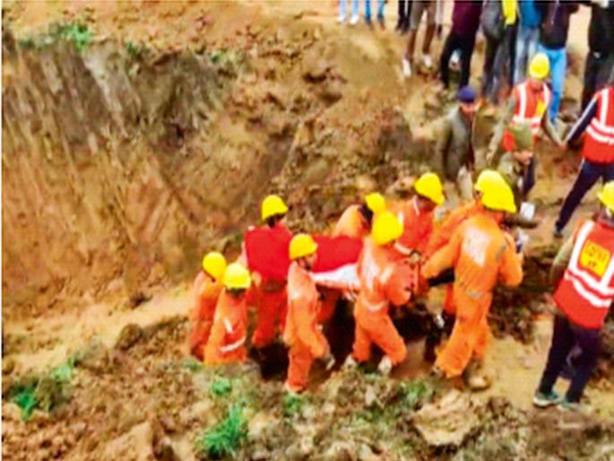Boy who fell into borewell finally dies, 16-hour battle ends in failure | बोअरवेलमध्ये पडलेल्या मुलाचा अखेर मृत्यू, १६ तासांची झुंज ठरली अपयशी Boy who fell into borewell finally dies, 16-hour battle ends in failure | बोअरवेलमध्ये पडलेल्या मुलाचा अखेर मृत्यू, १६ तासांची झुंज ठरली अपयशी