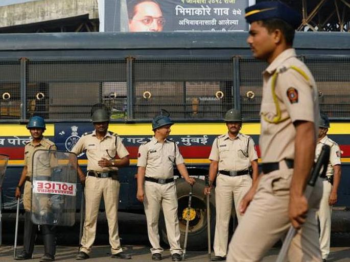 Police take action on rioters over 10 thousand in fron of vidhan sabha election | पोलिसांकडून साडेदहा हजारावर गुंडांवर कारवाई, विधानसभा निवडणुकीची तयारी Police take action on rioters over 10 thousand in fron of vidhan sabha election | पोलिसांकडून साडेदहा हजारावर गुंडांवर कारवाई, विधानसभा निवडणुकीची तयारी