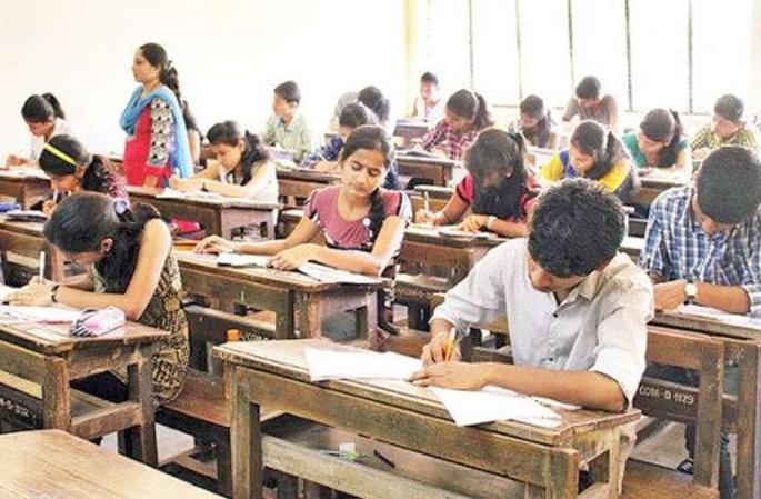 corona virus: decision to postpone state service exam of MPSC | corona virus : राज्यसेवा परीक्षा पुढे ढकलण्याचा निर्णय, विद्यार्थ्यांना मोठा दिलासा corona virus: decision to postpone state service exam of MPSC | corona virus : राज्यसेवा परीक्षा पुढे ढकलण्याचा निर्णय, विद्यार्थ्यांना मोठा दिलासा