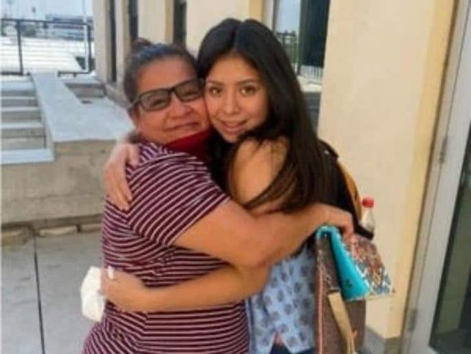Mother met her daughter after 14 years story went viral on social media | ६ वर्षांची असताना मुलीचं झालं होतं अपहरण, १४ वर्षांनी आईला भेटली; लोक झाले भावूक Mother met her daughter after 14 years story went viral on social media | ६ वर्षांची असताना मुलीचं झालं होतं अपहरण, १४ वर्षांनी आईला भेटली; लोक झाले भावूक