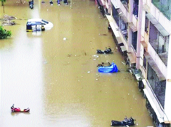 The situation in Mira Bhayandar continued for another day | मीरा-भाईंदरमध्ये पूरस्थिती दुसऱ्या दिवशीही कायम The situation in Mira Bhayandar continued for another day | मीरा-भाईंदरमध्ये पूरस्थिती दुसऱ्या दिवशीही कायम