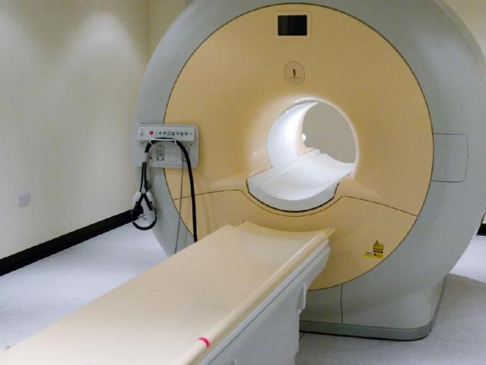 three year old child dies while undergoing MRI; case filed against docors | एमआरआय काढत असतानाच चिमुकल्याचा मृत्यू; ‘एम्स’मधील घटना, डॉक्टरांवर निष्काळजीपणाचा आरोप three year old child dies while undergoing MRI; case filed against docors | एमआरआय काढत असतानाच चिमुकल्याचा मृत्यू; ‘एम्स’मधील घटना, डॉक्टरांवर निष्काळजीपणाचा आरोप