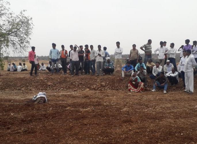 The deathbody found near the Khadakapurna canal |  खडकपुर्णा कालव्याजवळ  मृतदेह आढळला The deathbody found near the Khadakapurna canal |  खडकपुर्णा कालव्याजवळ  मृतदेह आढळला