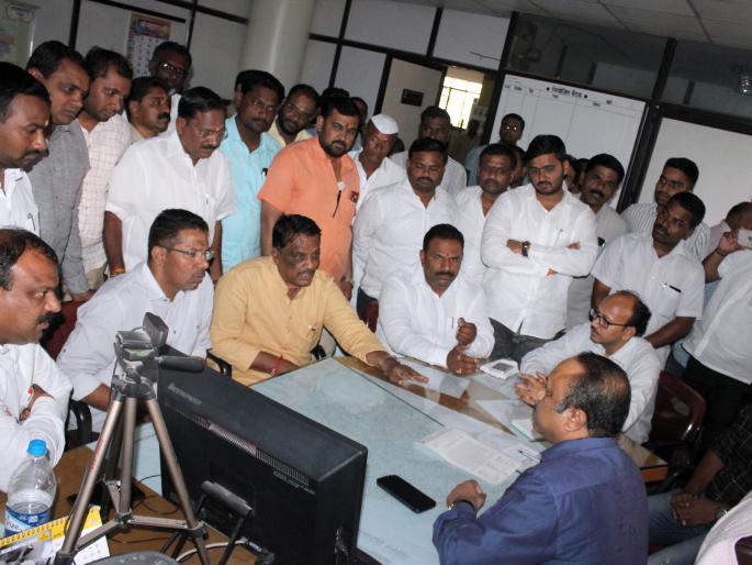 Shiv Sena's demand for filing a human rights complaint against the girl's death: | तरुणीच्या मृत्यूप्रकरणी मनुष्यवधाचा गुन्हा दाखल करावा : शिवसेनेची मागणी Shiv Sena's demand for filing a human rights complaint against the girl's death: | तरुणीच्या मृत्यूप्रकरणी मनुष्यवधाचा गुन्हा दाखल करावा : शिवसेनेची मागणी