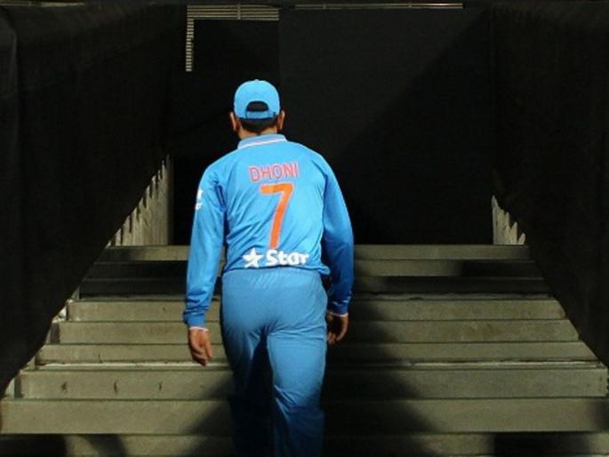 MS Dhoni is finally playing for India, Harbhajan Singh's provocative statement | धोनी भारतासाठी अखेरचा सामना खेळून झालाय, हरभजन सिंगचे खळबळजनक विधान