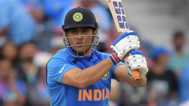 MS Dhoni can be a savior for Team India; The only Indian to score a century in each position | टीम इंडियासाठी धोनीचं ठरू शकतो तारणहार; प्रत्येक स्थानावर शतक झळकावणारा एकमेव भारतीय