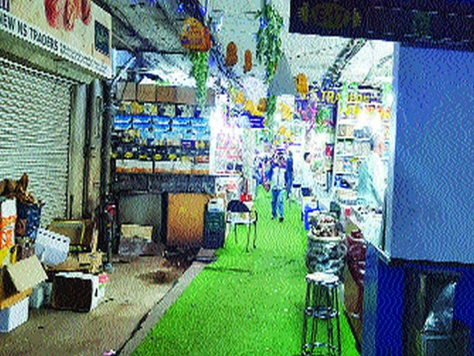 The spice market continued to encroach | मुंबईतील मसाला मार्केटमध्ये अतिक्रमण सुरूच The spice market continued to encroach | मुंबईतील मसाला मार्केटमध्ये अतिक्रमण सुरूच