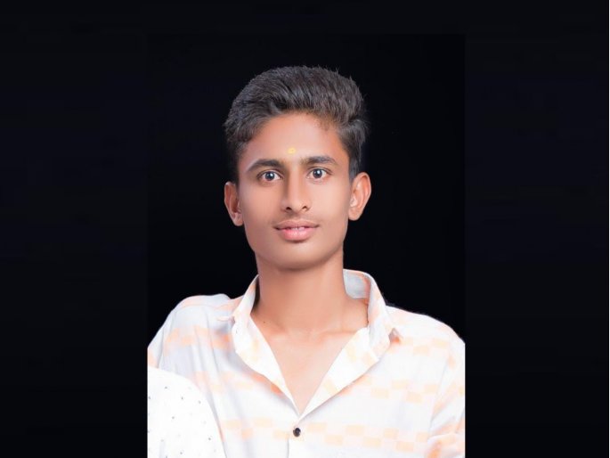 Youth who was set on fire for Maratha reservation died during treatment | मराठा आरक्षणासाठी पेटवून घेतलेल्या तरूणाचा उपचारादरम्यान मृत्यू Youth who was set on fire for Maratha reservation died during treatment | मराठा आरक्षणासाठी पेटवून घेतलेल्या तरूणाचा उपचारादरम्यान मृत्यू