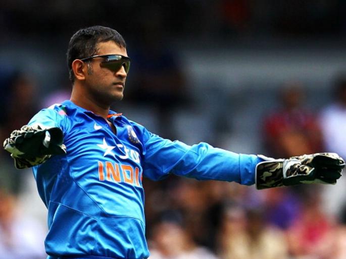 How MS Dhoni came up with unique punishment to prevent Indian players from coming late to practice | धोनीच्या शिस्तीचा नाद करायचा नाय; सरावाला उशिरा पोहोचल्यास होती 'डेंजर' शिक्षा