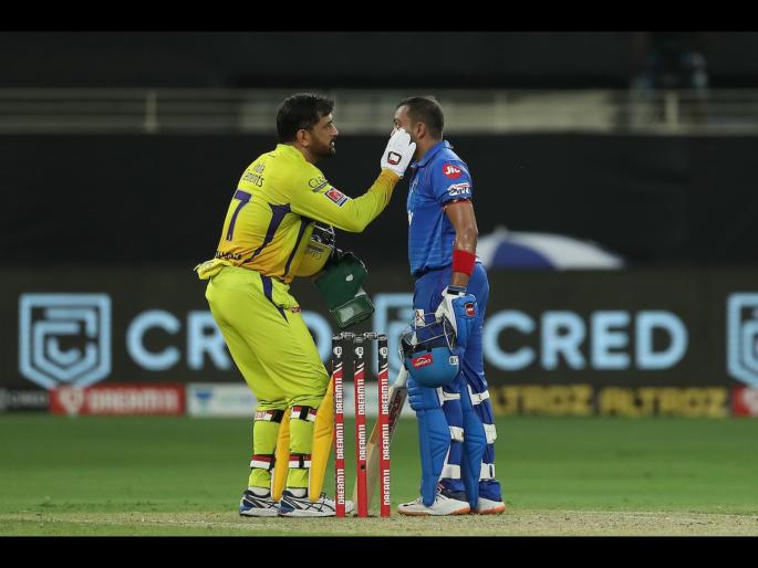 CSK vs DC Latest News : Prithvi Shaw charged down the track and missed, Stumped by MS Dhoni   | CSK vs DC Latest News : क्रिज बाहेर जाण्याआधी यष्टिंमागे कोण आहे हे लक्षात ठेवा; MS Dhoniची सुपर स्टम्पिंग