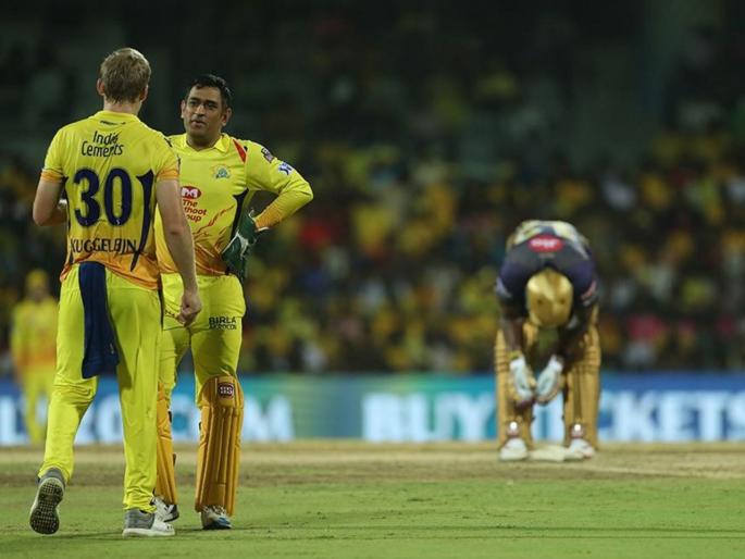 IPL 2019: Mahendra Singh Dhoni says After getting used to IPL timing this is what happens if u have a morning flight | IPL 2019 : विमानाच्या प्रतीक्षेत चक्क जमिनीवर झोपले धोनी-साक्षी; कॅप्टन कूलनेच घेतली फिरकी