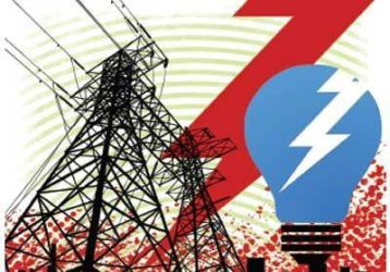 In Haldavade, many families are in darkness: for three years there is no electricity | हळदवडेत अनेक कुटुंबे अंधारात : तीन वर्षांपासून वीज नाही In Haldavade, many families are in darkness: for three years there is no electricity | हळदवडेत अनेक कुटुंबे अंधारात : तीन वर्षांपासून वीज नाही