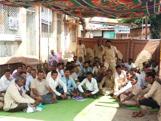 Mahavitaran Officer, Work Stop movement | महावितरण अधिकारी, कर्मचाऱ्यांचे काम बंद आंदोलन Mahavitaran Officer, Work Stop movement | महावितरण अधिकारी, कर्मचाऱ्यांचे काम बंद आंदोलन