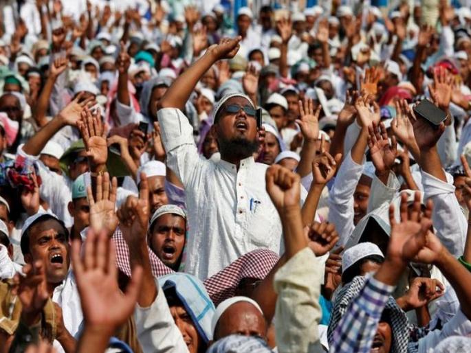 Will not give reservation to Muslims on the basis of religion; The Fadnavis government has a strong role | मुस्लिमांना धर्माच्या आधारे आरक्षण देणार नाही; फडणवीस सरकारची ठाम भूमिका Will not give reservation to Muslims on the basis of religion; The Fadnavis government has a strong role | मुस्लिमांना धर्माच्या आधारे आरक्षण देणार नाही; फडणवीस सरकारची ठाम भूमिका