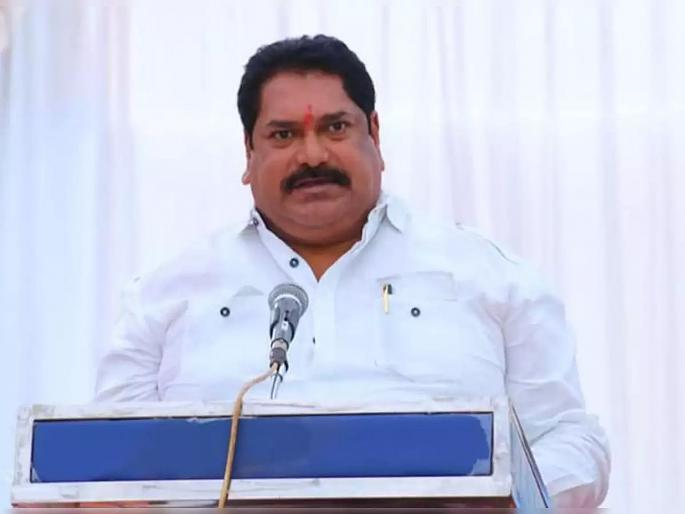 Mandalik group meeting in Kolhapur; If the nomination is not received, there is a possibility of rebellion in the Grand Alliance | मंडलिक गटाचा कोल्हापूरात मेळावा; उमेदवारी न मिळाल्यास महायुतीत बंडखोरीची शक्यता Mandalik group meeting in Kolhapur; If the nomination is not received, there is a possibility of rebellion in the Grand Alliance | मंडलिक गटाचा कोल्हापूरात मेळावा; उमेदवारी न मिळाल्यास महायुतीत बंडखोरीची शक्यता