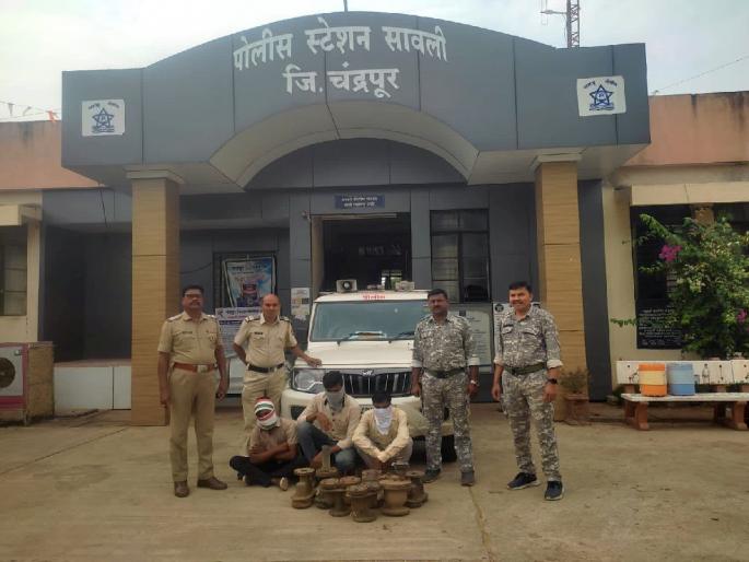 9 valve of the water supply scheme theft; Three thieves arrested by Swat police | पाणी पुरवठा योजनेचे व्हॉल्व्ह पळविले; तीन चोरटे सावली पोलिसांच्या जाळ्यात 9 valve of the water supply scheme theft; Three thieves arrested by Swat police | पाणी पुरवठा योजनेचे व्हॉल्व्ह पळविले; तीन चोरटे सावली पोलिसांच्या जाळ्यात