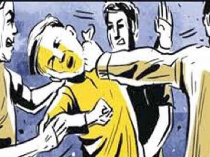 The contractor was beaten and robbed in Kalamna of nagpur | ठेकेदाराला मारहाण करून लुटले, कळमन्यातील घटना The contractor was beaten and robbed in Kalamna of nagpur | ठेकेदाराला मारहाण करून लुटले, कळमन्यातील घटना