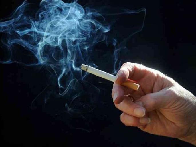 Action taken against 33 persons for smoking in trains | रेल्वेत धुम्रपान करणे पडले महागात; ३३ जणांविरुद्ध कारवाई Action taken against 33 persons for smoking in trains | रेल्वेत धुम्रपान करणे पडले महागात; ३३ जणांविरुद्ध कारवाई