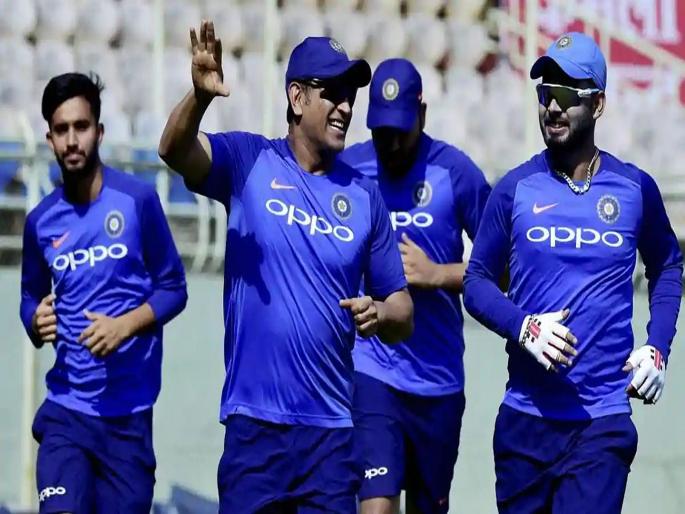 No better option than Rishabh Pant as MS Dhoni's deputy at ICC World Cup: Ricky Ponting | वर्ल्ड कपमध्ये महेंद्रसिंग धोनीला पर्याय म्हणून रिषभ पंतच योग्य, रिकी पाँटिंग