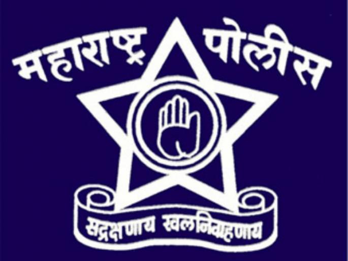 Police arrested the accused in the absence of alcohol, and 5 accused in Bhalwani | भाळवणी येथील अवैद्य दारू आड्यांवर पोलीसांची धाड, ५ आरोपींना घेतले ताब्यात
