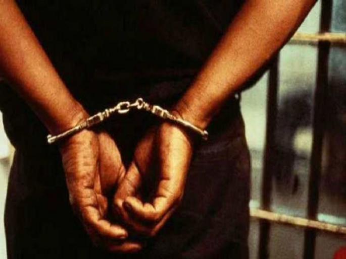 wanted criminal arrested from south mumbai after 35 years | वेष बदलून राहणारा खूनातील आरोपी 35 वर्षानंतर लागला पोलिसांच्या हाती wanted criminal arrested from south mumbai after 35 years | वेष बदलून राहणारा खूनातील आरोपी 35 वर्षानंतर लागला पोलिसांच्या हाती