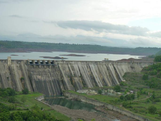 Mumbai Rain: One day heavy rain in Lake area; water storage increased for a month | Mumbai Rain: मुंबईच्या तलाव क्षेत्रात पाऊस दिवसभर बरसला, एवढा की महिन्याभराचा जलसाठा वाढला