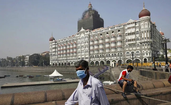 Superspreaders need to be re-tested | सुपरस्प्रेडर्सची पुन्हा चाचणी होणे आवश्यक