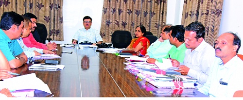 Need to scrutinize 'money' | ‘मुद्रा’तील कर्जप्रकरणांची छाननी गरजेची---‘मुद्रा’चे वास्तव’  Need to scrutinize 'money' | ‘मुद्रा’तील कर्जप्रकरणांची छाननी गरजेची---‘मुद्रा’चे वास्तव’