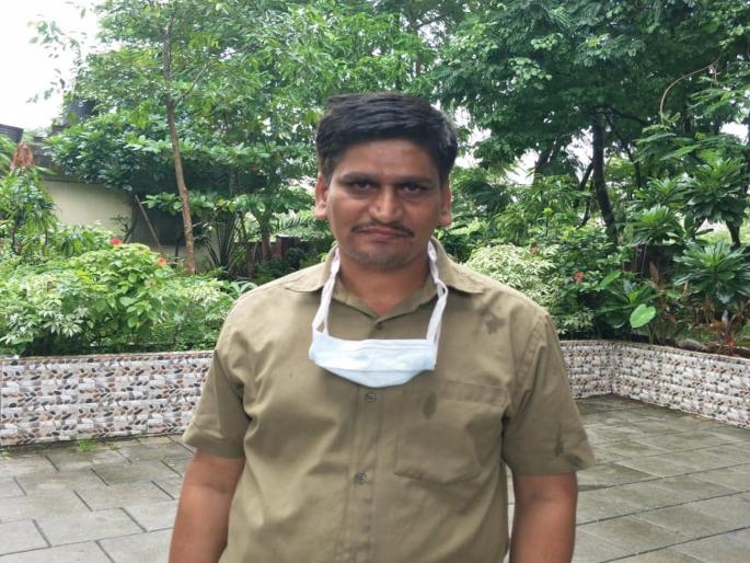 CoronaVirus man does last rites of more than peoples who died due to corona | CoronaVirus News: आप्त बनून २० हून अधिक कोरोनाबाधितांना दिला मुखाग्नी CoronaVirus man does last rites of more than peoples who died due to corona | CoronaVirus News: आप्त बनून २० हून अधिक कोरोनाबाधितांना दिला मुखाग्नी