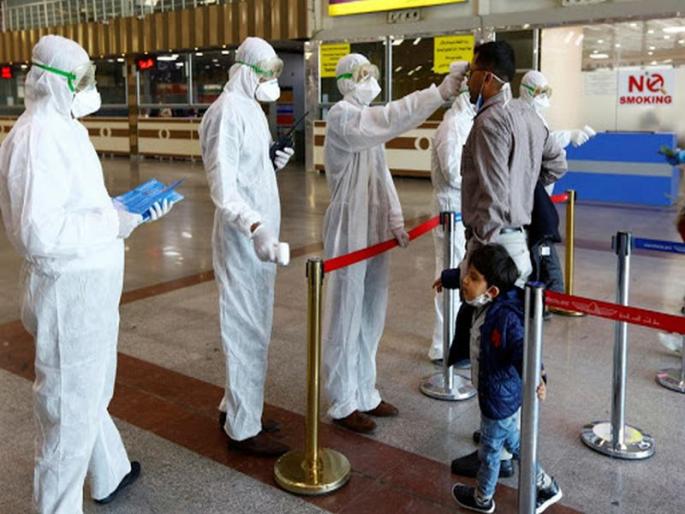 Travelers from China, Italy, Singapore, Iran, South Korea and Japan were being examined at international airports in Mumbai mac | Corornvirus: ...अन् कोरोना व्हायरसने केला महाराष्ट्रात शिरकाव; सरकारची 'ही' चूक पडली महागात Travelers from China, Italy, Singapore, Iran, South Korea and Japan were being examined at international airports in Mumbai mac | Corornvirus: ...अन् कोरोना व्हायरसने केला महाराष्ट्रात शिरकाव; सरकारची 'ही' चूक पडली महागात