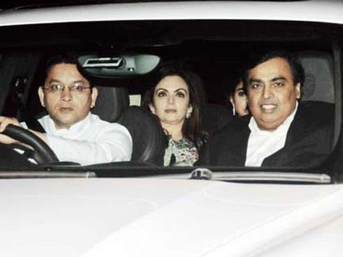 You will be shocked to hear the salary of Mukesh Ambani's driver | मुकेश अंबानींच्या ड्रायव्हरचा पगार ऐकून तुम्हीही व्हाल थक्क You will be shocked to hear the salary of Mukesh Ambani's driver | मुकेश अंबानींच्या ड्रायव्हरचा पगार ऐकून तुम्हीही व्हाल थक्क