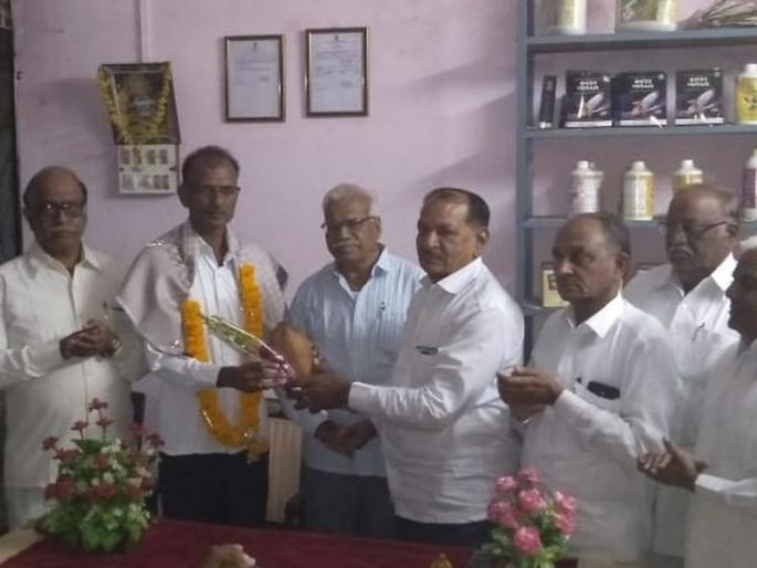 Honor of NV Patil, Principal, Nimbora, Raver Taluk | रावेर तालुक्यातील निंभोरा येथे मुख्याध्यापक एन.व्ही.पाटील यांचा सन्मान Honor of NV Patil, Principal, Nimbora, Raver Taluk | रावेर तालुक्यातील निंभोरा येथे मुख्याध्यापक एन.व्ही.पाटील यांचा सन्मान