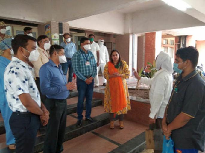 Father and son overcome Corona | पिता-पुत्राची कोरोनावर मात