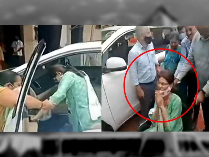 BJP Pune MLA Mukta Tilak comes for voting while fighting with cancer enters with round of applauds for Maharashtra Vidhan Parishad Election 2022 | Maharashtra Vidhan Parishad Election BJP Mukta Tilak: 'प्रतिष्ठेपेक्षा पक्षनिष्ठा महत्वाची!', मुक्ता टिळक विधान भवनात पोहोचताच टाळ्यांचा कडकडाट! BJP Pune MLA Mukta Tilak comes for voting while fighting with cancer enters with round of applauds for Maharashtra Vidhan Parishad Election 2022 | Maharashtra Vidhan Parishad Election BJP Mukta Tilak: 'प्रतिष्ठेपेक्षा पक्षनिष्ठा महत्वाची!', मुक्ता टिळक विधान भवनात पोहोचताच टाळ्यांचा कडकडाट!