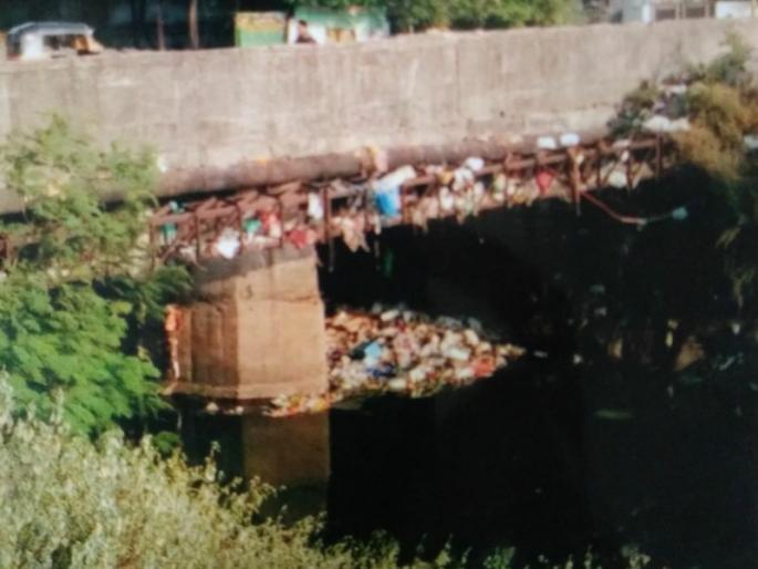 Due to canal dirtiness desease increase; Awareness of cleaner citizens | मुठा कालव्यामुळेच डेंगी व साथीचे आजार; स्वच्छतेची जागरुक नागरिकांची मागणी Due to canal dirtiness desease increase; Awareness of cleaner citizens | मुठा कालव्यामुळेच डेंगी व साथीचे आजार; स्वच्छतेची जागरुक नागरिकांची मागणी