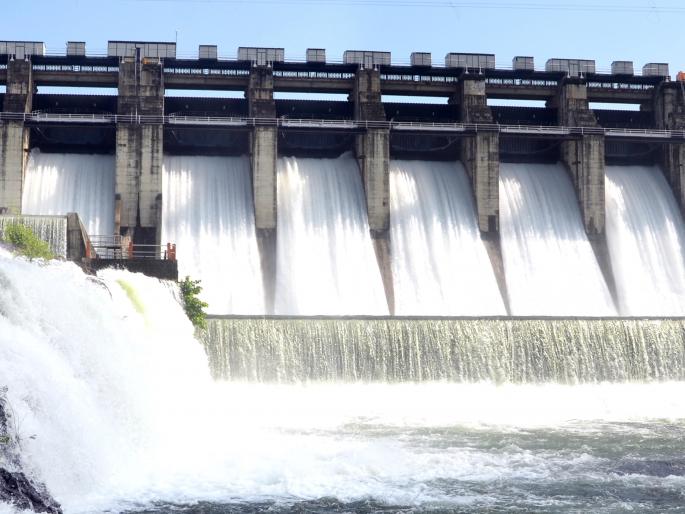 Last crop rotation left for Bhandaradra dam: 1500 cusec water | भंडारदरा धरणातून शेतीसाठी शेवटचे आवर्तन सोडले : १५०० क्यूसेकने पाणी  Last crop rotation left for Bhandaradra dam: 1500 cusec water | भंडारदरा धरणातून शेतीसाठी शेवटचे आवर्तन सोडले : १५०० क्यूसेकने पाणी