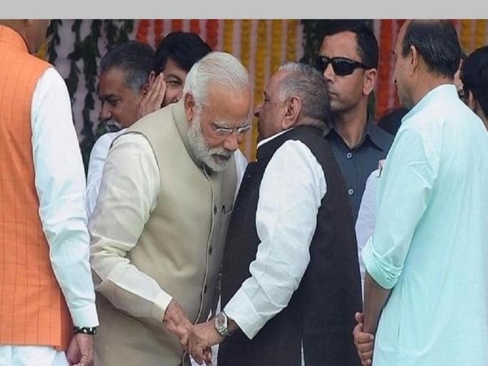 Mulayam Singh Yadav: What did Mulayam Singh say in Modi's ear after SP lost power? Read the story... | Mulayam Singh Yadav: सपाची सत्ता गेल्यानंतर मुलायम सिंह मोदींच्या कानात काय म्हणाले होते? वाचा तो किस्सा... Mulayam Singh Yadav: What did Mulayam Singh say in Modi's ear after SP lost power? Read the story... | Mulayam Singh Yadav: सपाची सत्ता गेल्यानंतर मुलायम सिंह मोदींच्या कानात काय म्हणाले होते? वाचा तो किस्सा...